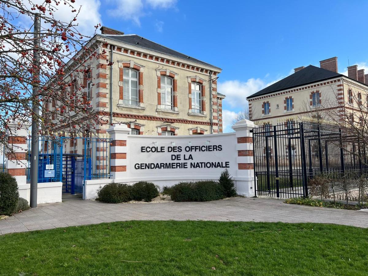 Appartement Le Vicomte à Melun Extérieur photo